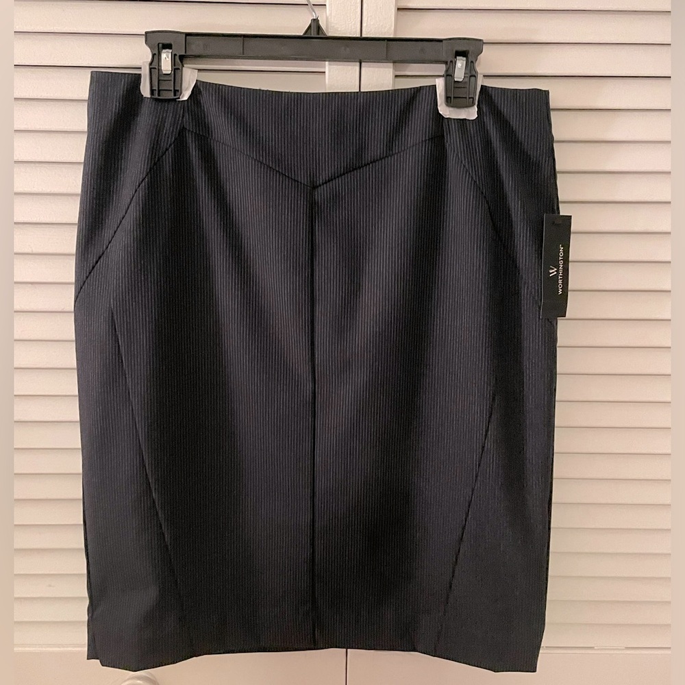 Worthington Pencil Skirt, navy blue with small pinstripes, size 12, NWT